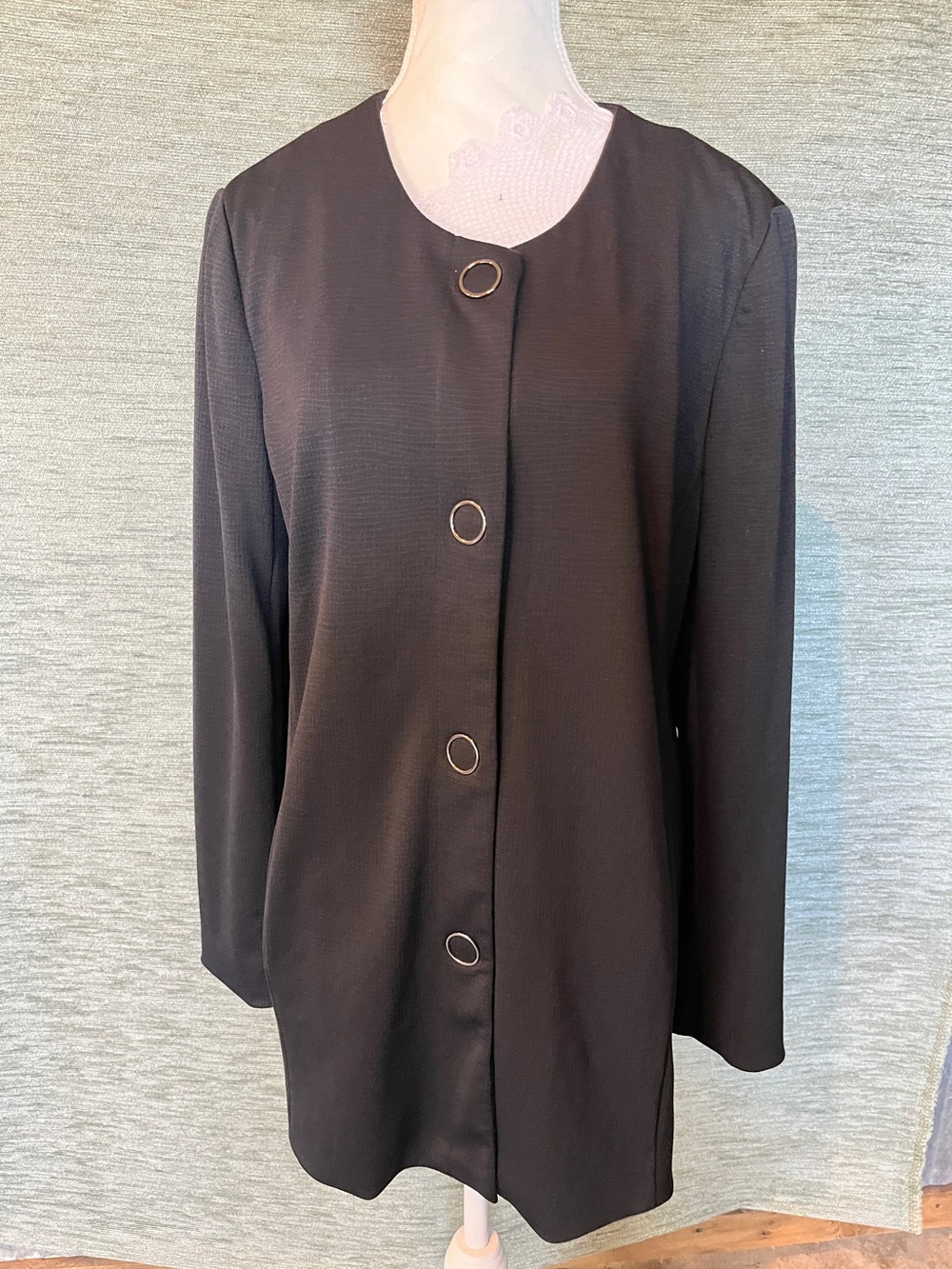 Renuar Black Round-Neck Button-Front Blazer